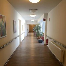 Flur mit Tageslicht Zwei Premium-Pflegeappartements inkl. bevorzugtem Belegungsrecht f�r Ihre Altersvorsorge zum Verkauf
